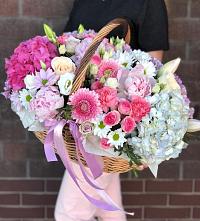 Цветочная композиция из Розы, Хризантемы, Пионы и Лизиантусы в корзине #REPLACE_PRED# Бахчисарае