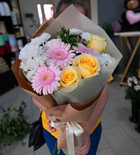 Букет цветов из:  Герберы, Розы и Хризантемы в Бахчисарае